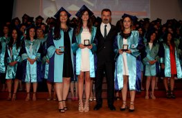Dokuz Eylül Üniversitesi 2016 Yılı Mezunları Yeni Mimarlar Diplomalarını Aldılar