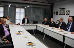 CUMHURİYET HALK PARTİSİ İZMİR MİLLETVEKİLLERİ MİMARLAR ODASI İZMİR ŞUBESİ YÖNETİM KURULU'NA ZİYARETTE BULUNDU