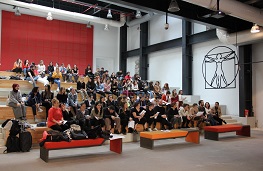 Yaşar Üniversitesi İç Mimarlık ve Çevre Tasarımı Bölümü 4. Sınıf Öğrencileri &quot;Graphic Identity Design for Museum Interiors/Müze İç Mekanları için Grafik Kimlik Tasarımı&quot; Atölyesini Gerçekleştirdi